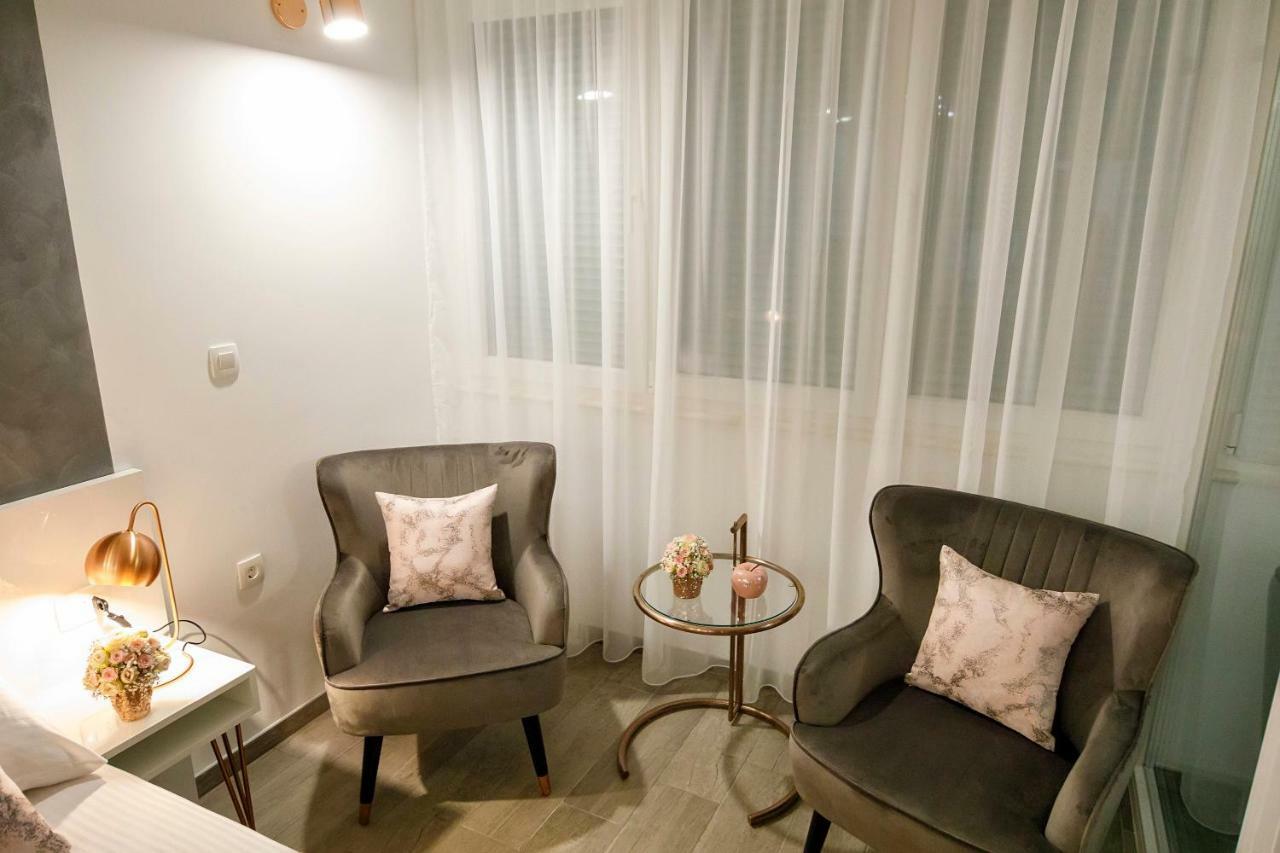 Rose Gold Rooms & Studio With Balcony Split Exterior foto