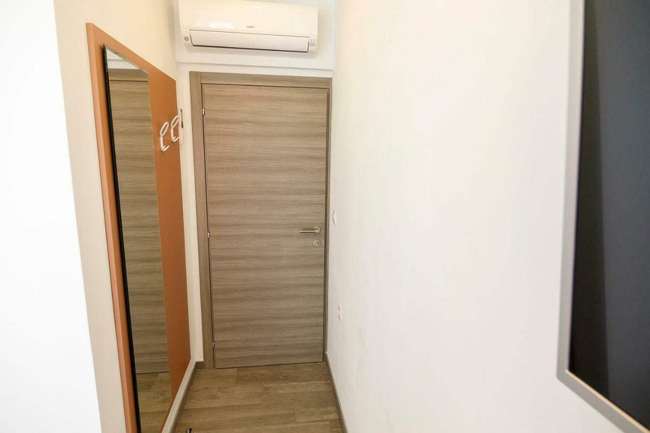 Rose Gold Rooms & Studio With Balcony Split Exterior foto