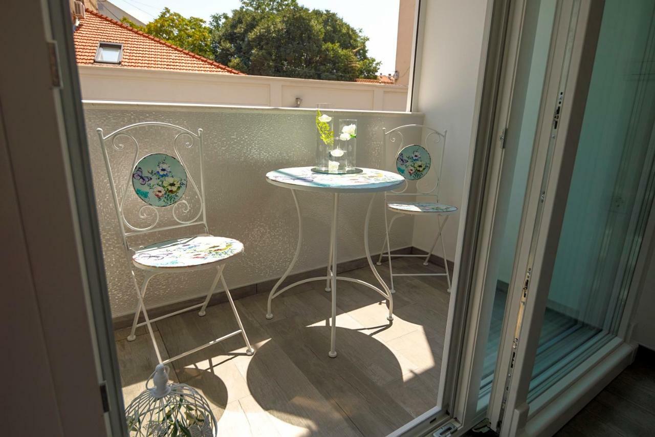 Rose Gold Rooms & Studio With Balcony Split Exterior foto