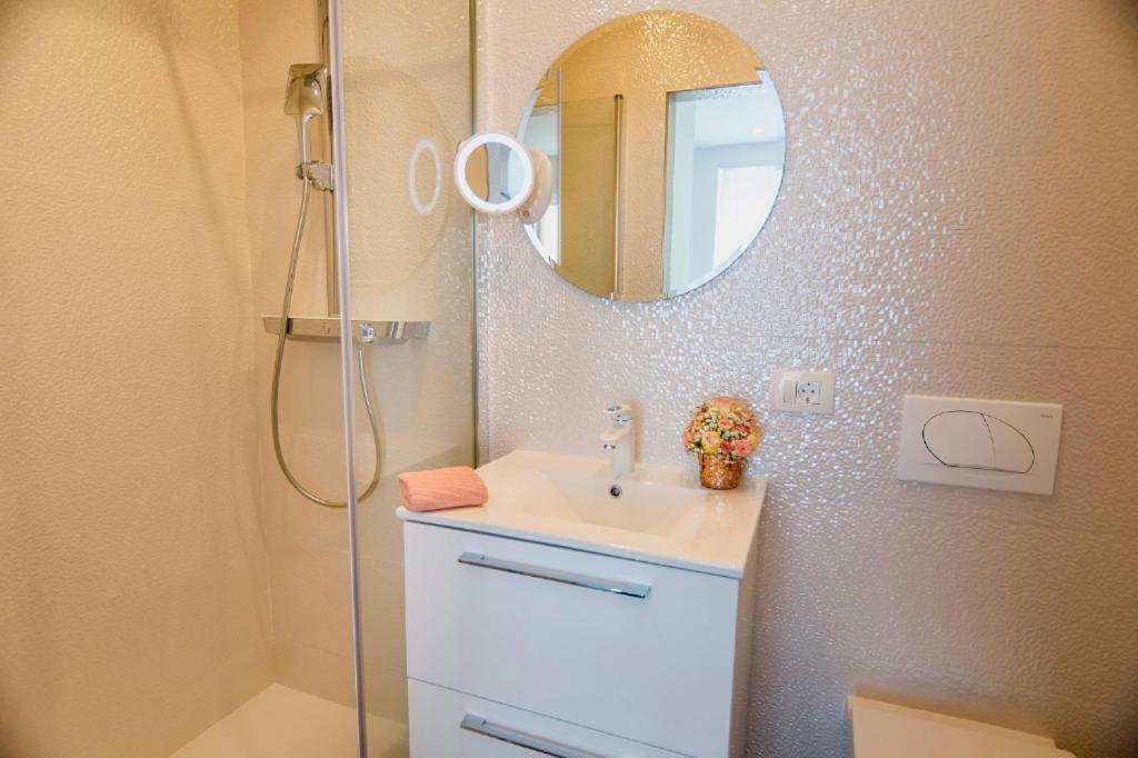 Rose Gold Rooms & Studio With Balcony Split Exterior foto